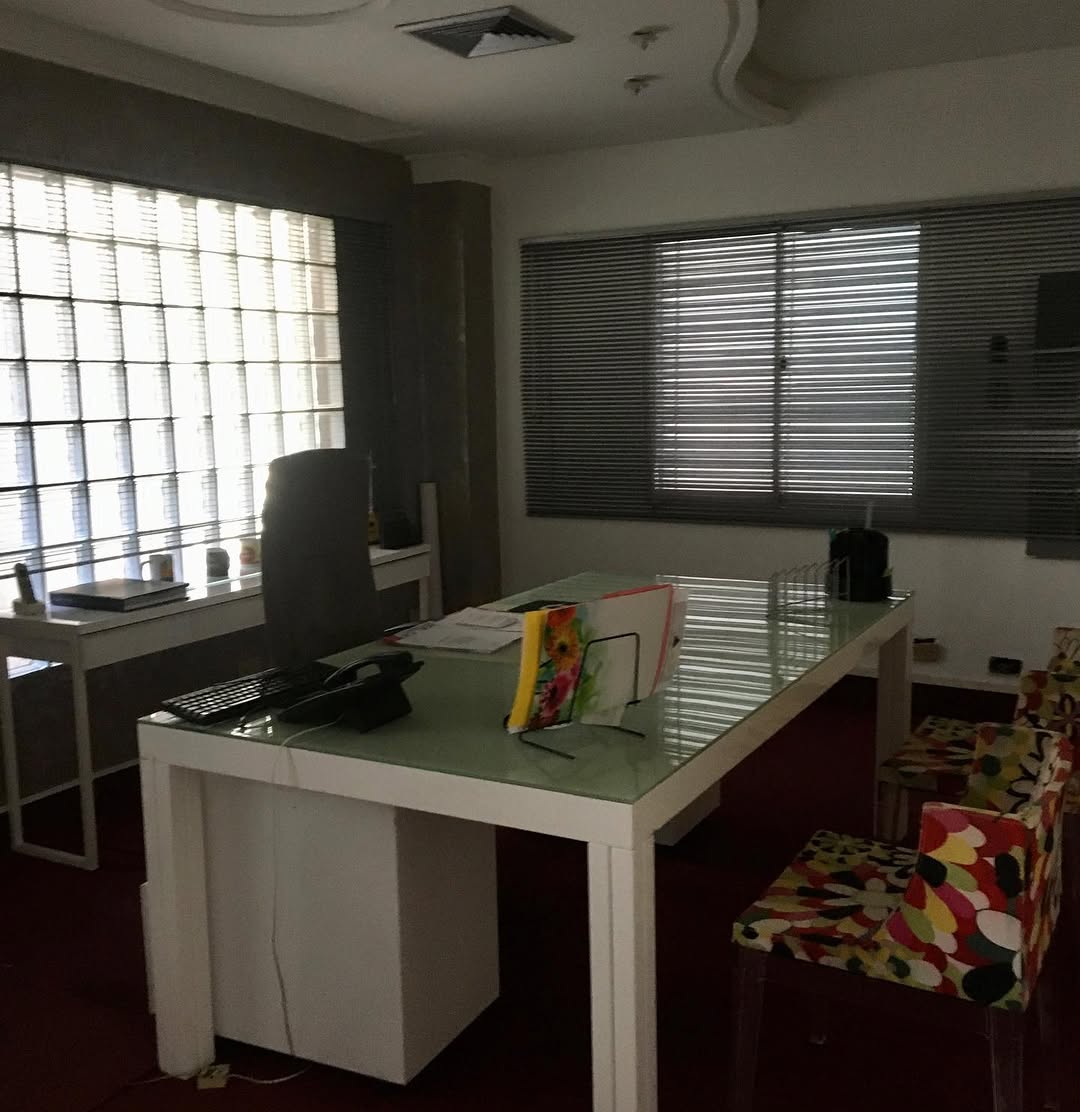 PROPIEDAD EMPRESARIAL EN VENTA
A 50 mts de la Av D - 4