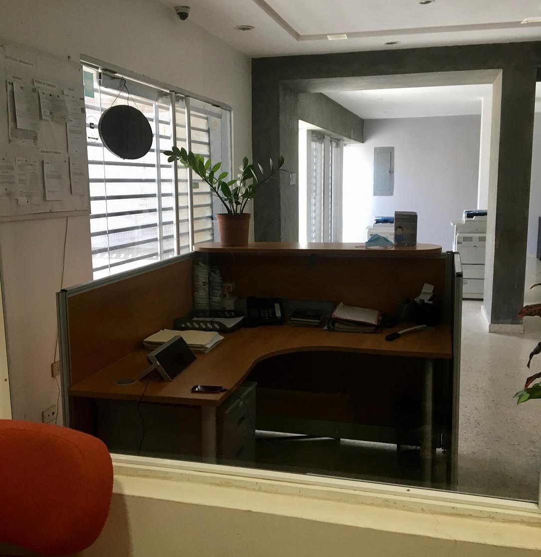 PROPIEDAD EMPRESARIAL EN VENTA
A 50 mts de la Av D - 5