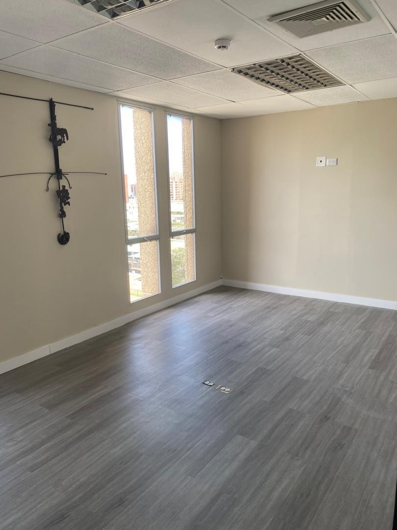 Oficina de 150 m² en el Edificio Empresarial Banco - 3