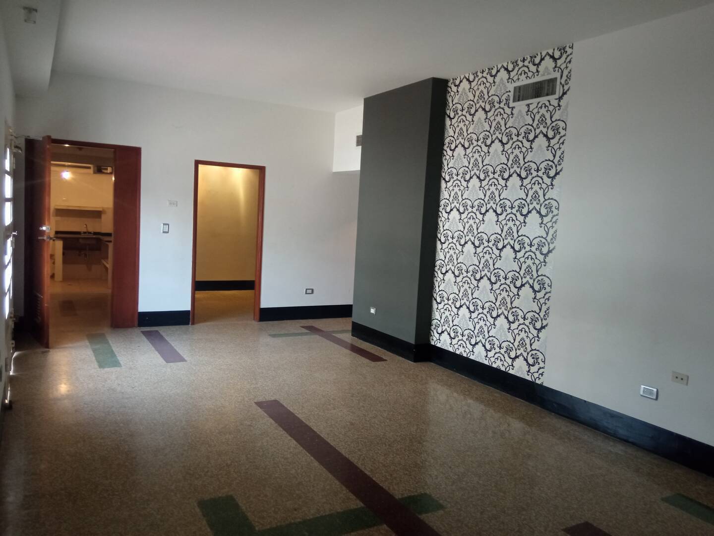 Excelente oportunidad de casa comercial en venta e - Principal