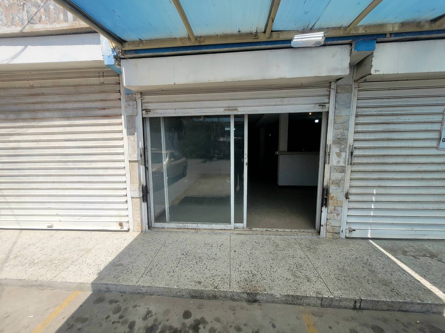Local comercial de 213 M2 en alquiler en Avenida L - Principal
